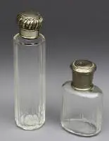 Deux flacons de parfum, premier tiers du 20e s., allemands