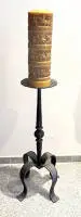 Candelabro de hierro forjado con vela, segunda mitad del siglo XX, RDA