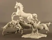 Trois figurines animalières en porcelaine blanche, milieu du 20e s., allemand
