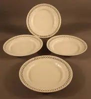 Suite de quatre assiettes KPM vers 1830-50, Prusse