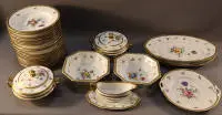 Service de table pour 12 personnes de la maison Hutschenreuther Selb, premier tiers du 20e s.