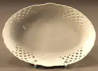 Coupe décorative Meissen à bord ajouré, marque aux épées, milieu du 20e s., allemand