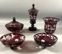 Lot verre rubis, première moitié du XXe siècle, Bohême