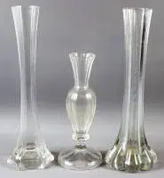 Trois vases à pied, historicisme vers 1900-1920, allemand