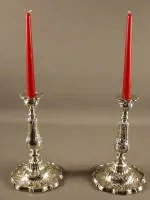 Paire de bougeoirs en argent, Angleterre avant 1900