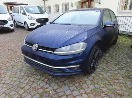 乘用车，品牌：Volkswagen (VW)，型号：Golf VII，首次登记：11.09.2017，63 kW，汽油，表显里程：109.386