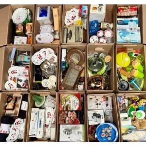 15 caisses d'articles ménagers