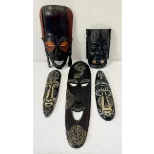 5 træmasker
