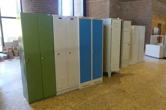 12 pz. armadi metallici, modelli e colori diversi