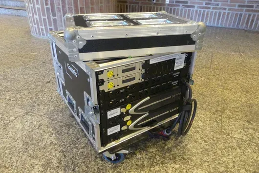 İçerikli hareketli Amp-Rack/Flightcase