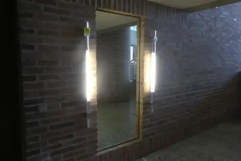 Vægspejl, inkl. 2 lamper