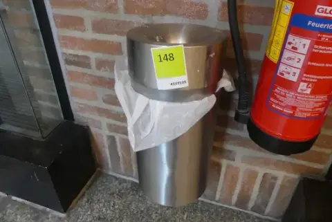 Duvar kül tablası, paslanmaz çelik