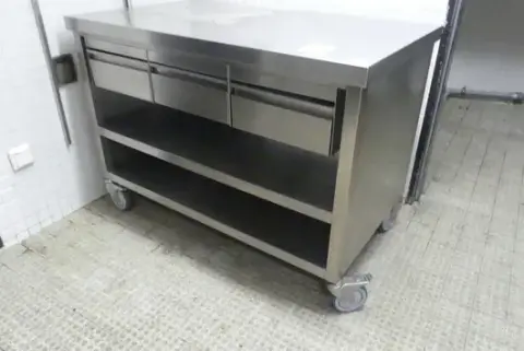 带抽屉和中间层板的可移动不锈钢工作台