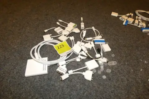 Kablo ve adaptör grubu