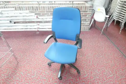 Ofis sandalyesi