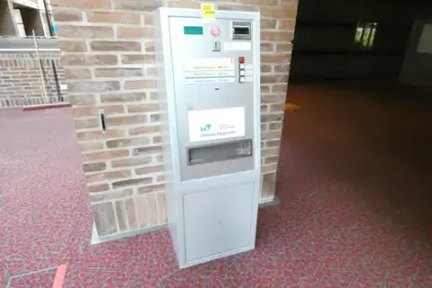 Bergmann Systeme - emettitrice di biglietti con accettazione monete e banconote, unità fissa