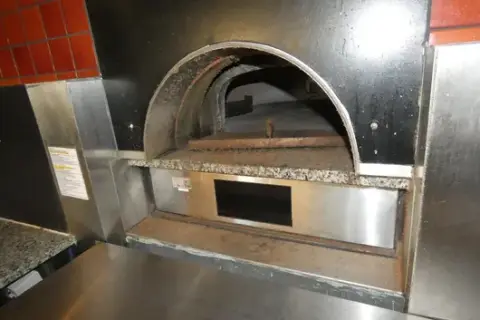 Morello Forni - Kaasupizzauuni jalustalla