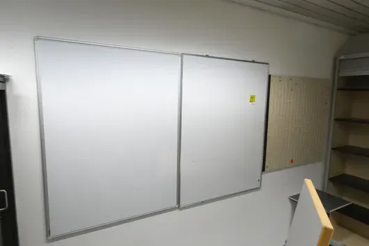 2x fehér tábla