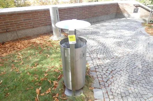 Affaldsbeholder i rustfrit stål med regntag, standerstativ til gulvmontage