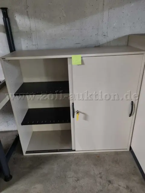 1 armadio con ante scorrevoli / produttore Assmann