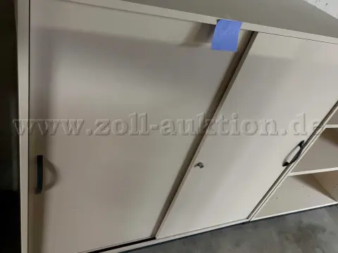 1 tolóajtós szekrény / gyártó Assmann