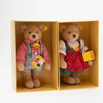 STEIFF。泰迪熊和母熊穿巴伐利亚传统服饰,服饰套装,Griengen 在 Benz,1986-1988(2)。