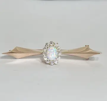 Broche antiguo oro ópalo y diamantes