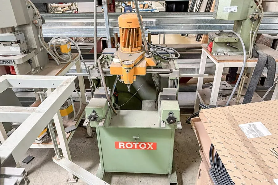 三轴仿形铣床 ROTOX KP 457