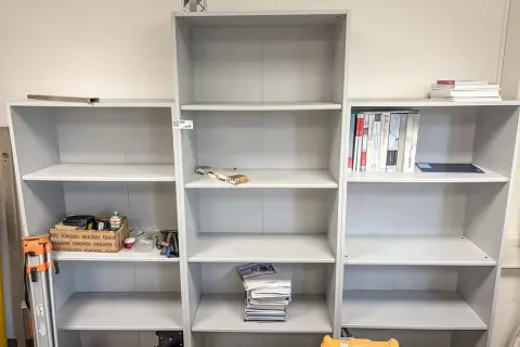3 scaffali per fascicoli