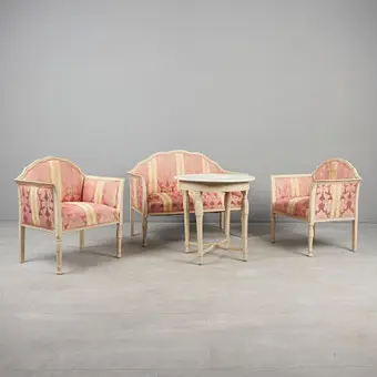BIEDERMEIER sittegruppe, sofa, 2 lenestoler, bord, tre, tekstil, 20. århundre. (4).