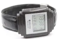 digitale Funkuhr (Radio Controlled) der Marke Eurochron mit schwarzem Kunststoffgehäuse und einem schwarzen Lederarmband von Junghans, ca. 3,5 x 3,5cm