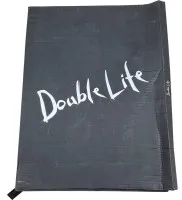 摄影集《Double Life》，收录50至90年代名人及明星私生活的黑白照片，从奥纳西斯到麦当娜，大开本，带护封，近全新，约40x31.5厘米