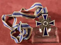 Croix de la mère, classe argent, Empire allemand 1933-1945