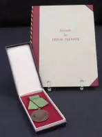 Medaille der KVP mit Urkunde, DDR 1949-1989