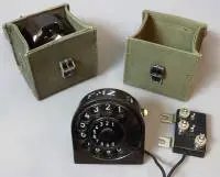2 felttelefon- dreieskiver fra 1950-70-årene