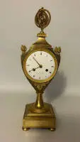 Horloge à vase Empire, France vers 1820