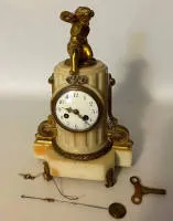 Pendule de table française, historicisme vers 1880