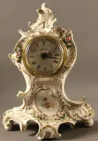 Horloge de table en porcelaine, seconde moitié du XXe siècle, RDA