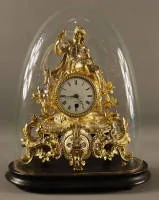 Pendule de table figurine avec dôme, milieu du XIXe s., Bohême