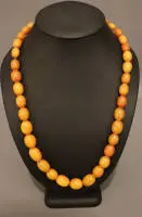 Collier de dame en ambre butterscotch de Königsberg des années 1920