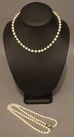 Deux colliers de perles, années 1920, allemands