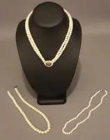 Collier de perles plus autres colliers de perles, époque contemporaine après 2000