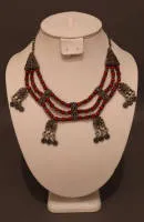 Bijou ethnique, argent et perles rouges, Orient