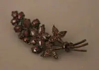 Broche grenat, historicisme avant 1900 Bohême