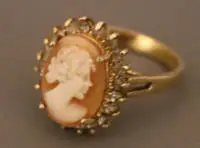 Bague avec camée coquille, historicisme 1890-1920