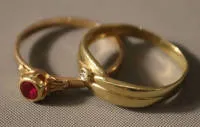 Zwei goldene Damenringe 585, zweite Hälfte des 20. Jh., BRD