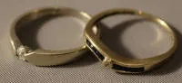 Zwei Damensolitärringe 375er Gold, neuzeitlich BRD
