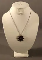 Pendentif grenat, bijou, Bohême vers 1880