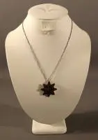 Pendentif grenat, bijou, Bohême vers 1880