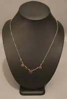 Collier grenat vers 1900, Bohême